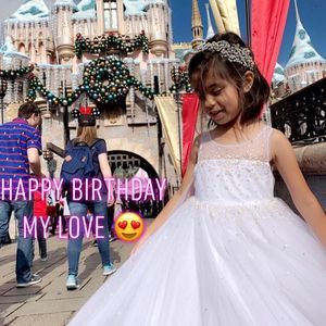 Meet your Posher, Joysamella